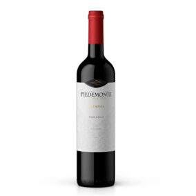 Botella de vino Piedemonte crianza tempranillo